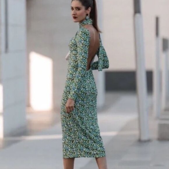 ✨NWT✨ Zara Blue/Green/White Floral Back Cut Out Midi Dress - Bloggers Fave - Picture 1 of 6